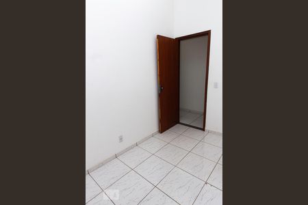 Quarto 1 de casa para alugar com 2 quartos, 50m² em Palmeiras, Belo Horizonte