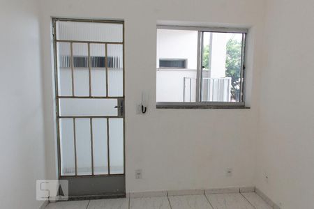 Sala de casa para alugar com 2 quartos, 50m² em Palmeiras, Belo Horizonte