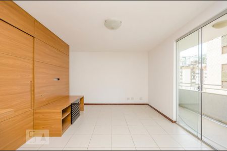 Sala de apartamento para alugar com 3 quartos, 80m² em Buritis, Belo Horizonte
