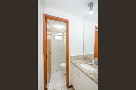 Apartamento para alugar com 80m², 3 quartos e 2 vagasBanheiro Social