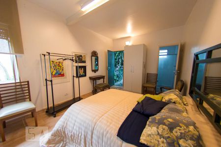 Casa à venda com 300m², 4 quartos e 2 vagasSuite