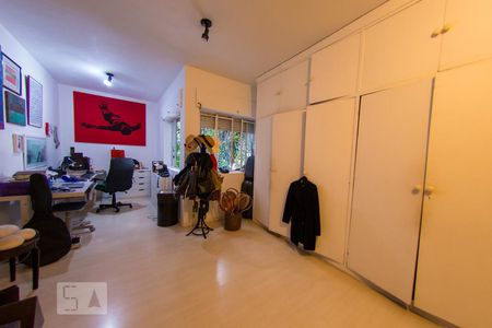 Casa à venda com 300m², 4 quartos e 2 vagasQuarto 2