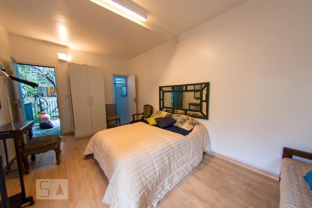 Casa à venda com 300m², 4 quartos e 2 vagasSuite