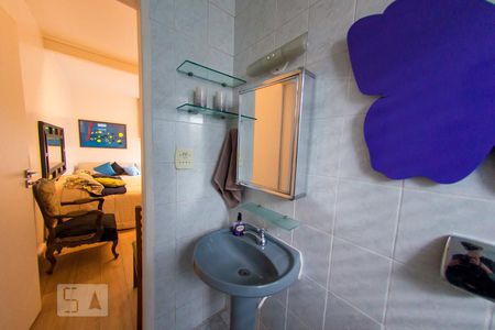 Casa à venda com 300m², 4 quartos e 2 vagasBanheiro da Suíte