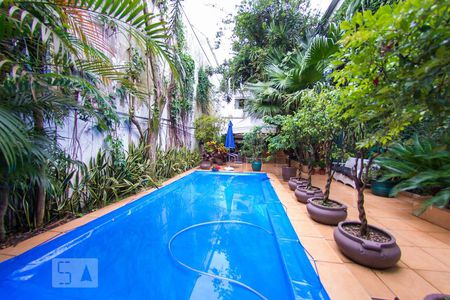 Casa à venda com 300m², 4 quartos e 2 vagasPiscina