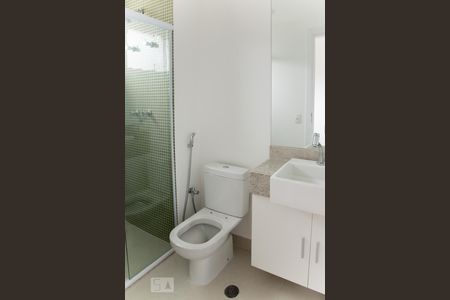 Banheiro da Suite de apartamento para alugar com 3 quartos, 73m² em Vila Penteado, São Paulo