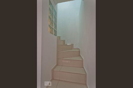 Escada de casa à venda com 3 quartos, 89m² em Burgo Paulista, São Paulo