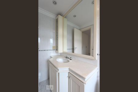 Apartamento à venda com 192m², 3 quartos e 3 vagasBanheiro da suíte 3