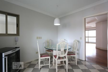 Apartamento à venda com 192m², 3 quartos e 3 vagasCopa