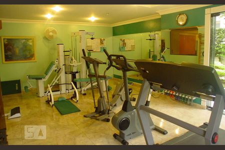 Apartamento à venda com 192m², 3 quartos e 3 vagasÁrea comum - Academia