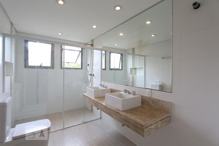 Apartamento à venda com 192m², 3 quartos e 3 vagasBanheiro da suíte 2