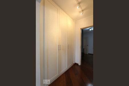 Apartamento à venda com 192m², 3 quartos e 3 vagasSuíte 1