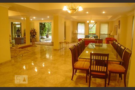 Apartamento à venda com 192m², 3 quartos e 3 vagasÁrea comum - Salão de festas