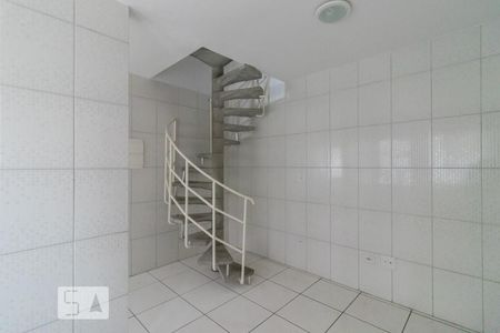 sala de casa para alugar com 1 quarto, 28m² em Parque Guarani, São Paulo