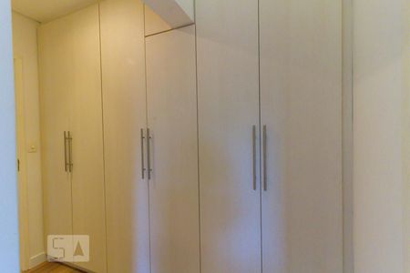 Apartamento à venda com 100m², 3 quartos e 2 vagasSuíte Armários