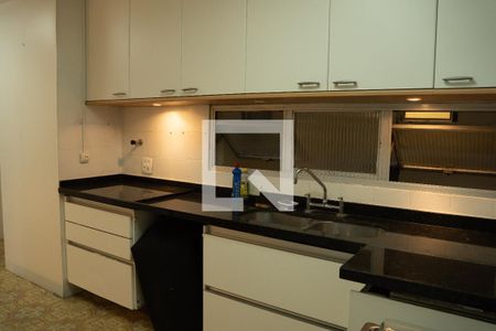 Apartamento à venda com 250m², 4 quartos e 1 vaga Apartamento à venda com 250m², 4 quartos e 1 vagaCozinha