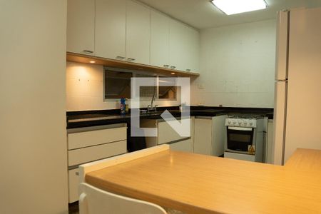 Apartamento à venda com 250m², 4 quartos e 1 vaga Apartamento à venda com 250m², 4 quartos e 1 vagaCozinha