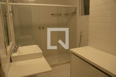 Apartamento à venda com 250m², 4 quartos e 1 vaga Apartamento à venda com 250m², 4 quartos e 1 vagaBanheiro Corredor