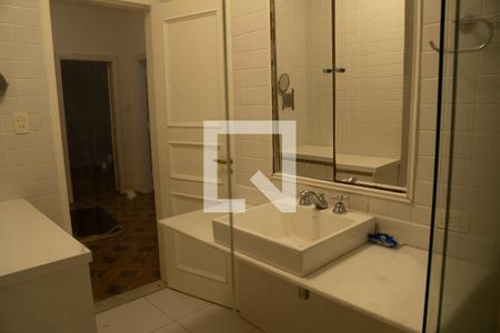 Apartamento à venda com 250m², 4 quartos e 1 vaga Apartamento à venda com 250m², 4 quartos e 1 vagaBanheiro Corredor