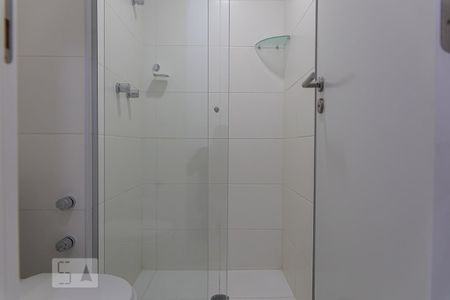 Banheiro de kitnet/studio para alugar com 1 quarto, 37m² em Paraíso, São Paulo