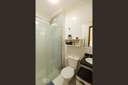 Banheiro de apartamento para alugar com 2 quartos, 45m² em Vila Esperança, São Paulo