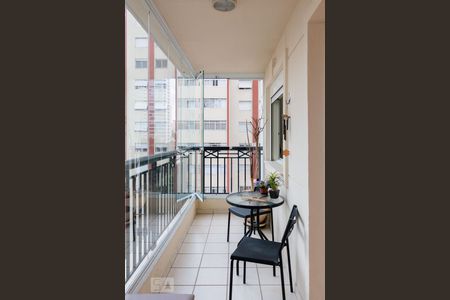 Apartamento para alugar com 71m², 2 quartos e 1 vagaVaranda