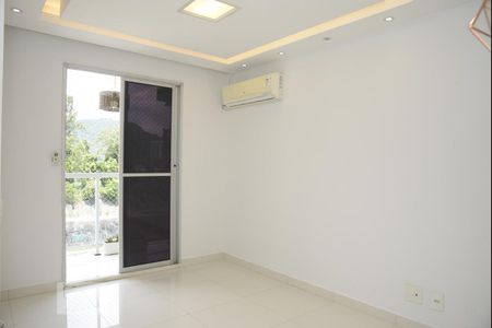 Sala de apartamento para alugar com 2 quartos, 50m² em Jacarepaguá, Rio de Janeiro