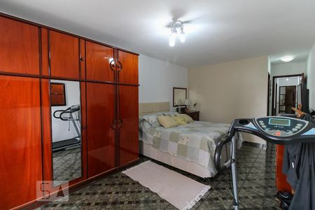 Casa à venda com 150m², 3 quartos e 4 vagasSuíte 1
