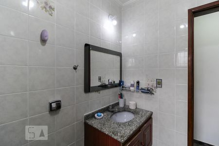 Casa à venda com 150m², 3 quartos e 4 vagasBanheiro da Suíte 1