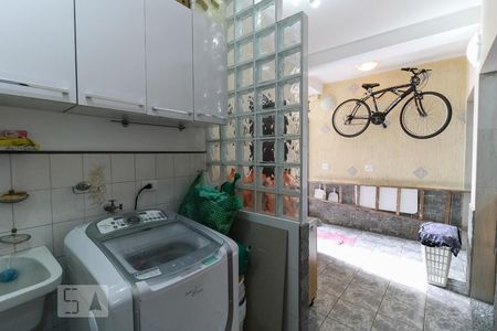 Casa à venda com 150m², 3 quartos e 4 vagasLavanderia