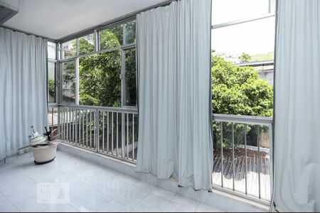 Apartamento à venda com 100m², 2 quartos e 1 vagaVista Quarto 1