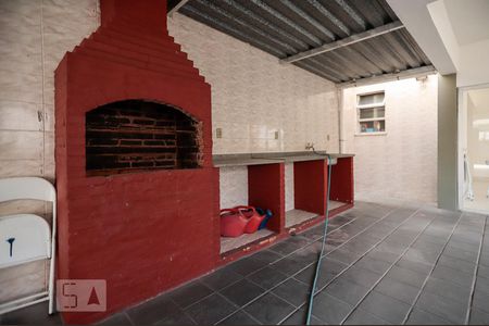 Apartamento à venda com 100m², 2 quartos e 1 vagaChurrasqueira