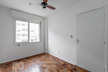Quarto de apartamento para alugar com 1 quarto, 45m² em Jardim Lindóia, Porto Alegre