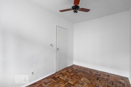Quarto de apartamento para alugar com 1 quarto, 45m² em Jardim Lindóia, Porto Alegre