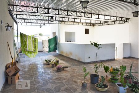 Casa de condomínio à venda com 97m², 3 quartos e sem vagaTerraço