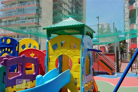 Apartamento para alugar com 129m², 4 quartos e 2 vagas Apartamento para alugar com 129m², 4 quartos e 2 vagasÁrea Comum - Playground