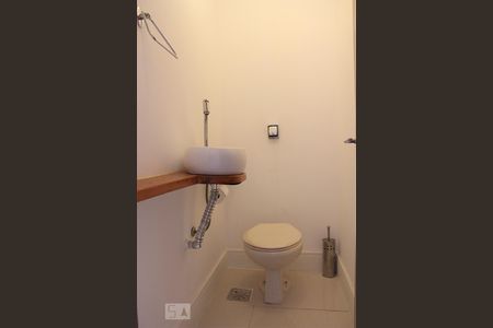 Lavabo de apartamento para alugar com 4 quartos, 129m² em Barra da Tijuca, Rio de Janeiro