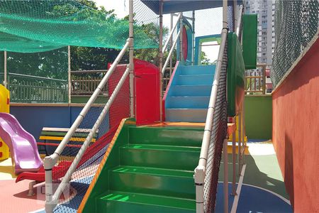 Apartamento para alugar com 129m², 4 quartos e 2 vagas Apartamento para alugar com 129m², 4 quartos e 2 vagasÁrea Comum - Playground