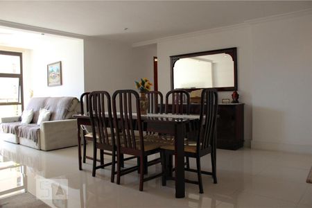 Sala de apartamento para alugar com 4 quartos, 129m² em Barra da Tijuca, Rio de Janeiro