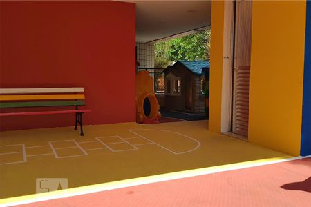 Apartamento para alugar com 129m², 4 quartos e 2 vagas Apartamento para alugar com 129m², 4 quartos e 2 vagasÁrea Comum - Playground