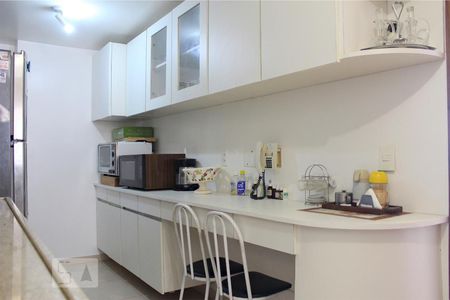 Apartamento para alugar com 129m², 4 quartos e 2 vagas Apartamento para alugar com 129m², 4 quartos e 2 vagasCozinha