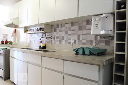 Apartamento para alugar com 129m², 4 quartos e 2 vagas Apartamento para alugar com 129m², 4 quartos e 2 vagasCozinha