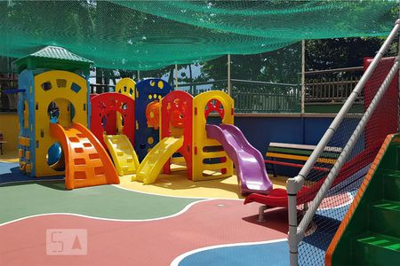 Apartamento para alugar com 129m², 4 quartos e 2 vagas Apartamento para alugar com 129m², 4 quartos e 2 vagasÁrea Comum - Playground