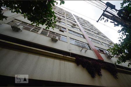 Apartamento à venda com 97m², 3 quartos e 1 vaga Apartamento à venda com 97m², 3 quartos e 1 vagaFachada