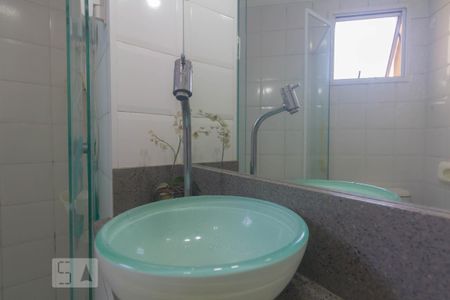 Banheiro de apartamento para alugar com 3 quartos, 60m² em Jardim Marajoara, São Paulo