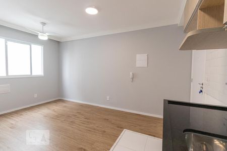 Sala de apartamento à venda com 2 quartos, 40m² em Sítio da Figueira, São Paulo