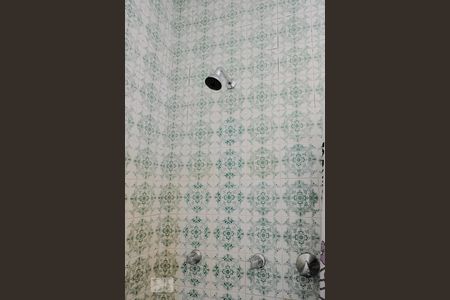 Apartamento para alugar com 170m², 3 quartos e 1 vaga Apartamento para alugar com 170m², 3 quartos e 1 vagaBanheiro da suíte