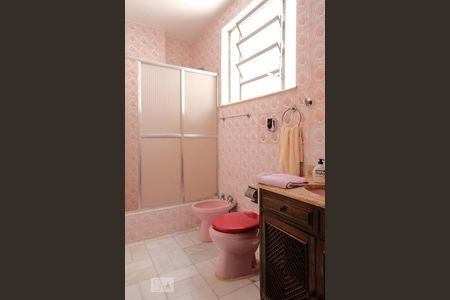 Apartamento para alugar com 170m², 3 quartos e 1 vaga Apartamento para alugar com 170m², 3 quartos e 1 vagaBanheiro social