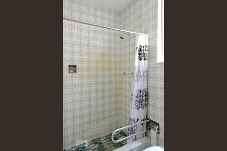 Apartamento para alugar com 170m², 3 quartos e 1 vaga Apartamento para alugar com 170m², 3 quartos e 1 vagaBanheiro da suíte