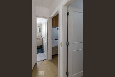 Corredor para os quartos de apartamento à venda com 2 quartos, 66m² em Itaim Bibi, São Paulo